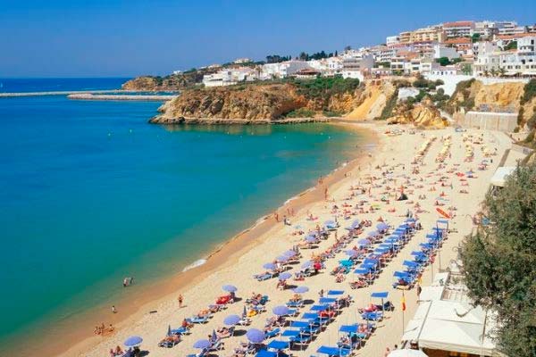 Apartamentos vacacionales junto a las playas de Albufeira