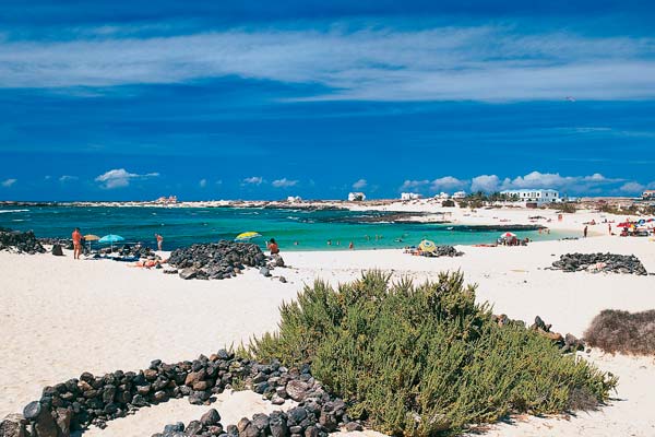 Una de las playas que se pueden ver desde El Cotillo