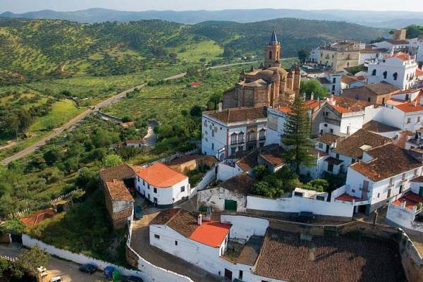 Vistas de la población de Zufre