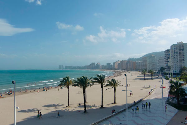 Junto a la playa de Cullera puedes encontrar varios apartamentos o apartahoteles