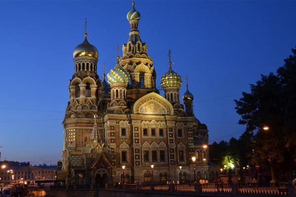 vista de San Petersburgo de noche