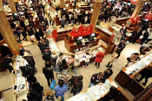 Interior de una galería comercial de la ciudad