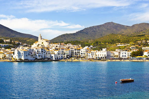 En Cadaqués encontrarás alojamientos en forma de apartamentos para preparar tu escapada de fin de semana