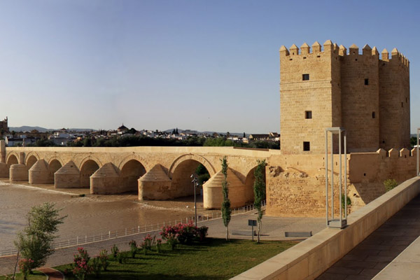 Puente romano y la Torre de Calahorra