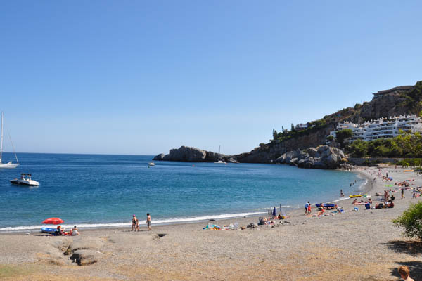 Una de las playas de Almuñécar