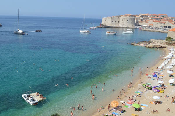 Playa de Banje en Dubrovnik, junto al casco antiguo