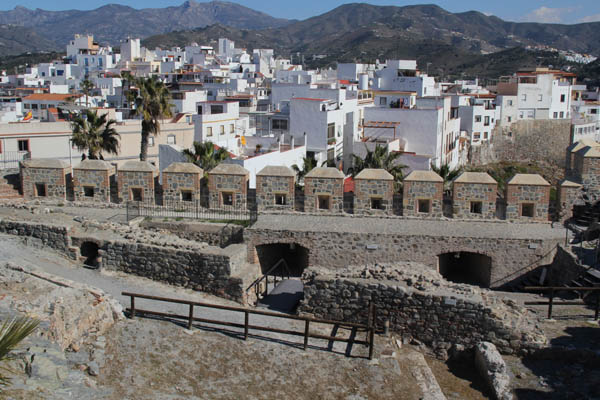 Castillo de San Miguel y su barrio de Almuñécar