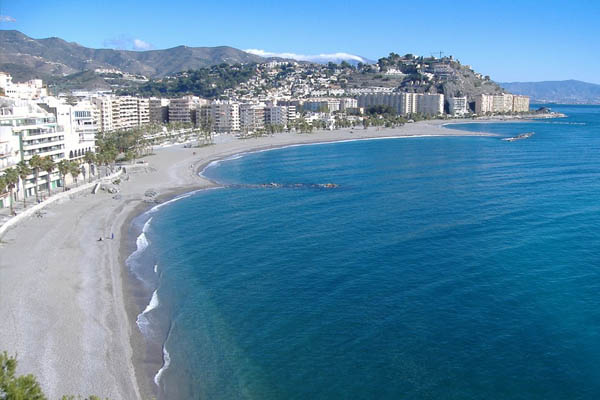 Conoce la costa de Almuñécar con un alquiler para vacaciones