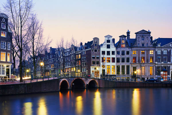 Vistas de la ciudad de Amsterdam, un destino ideal para tus vacaciones