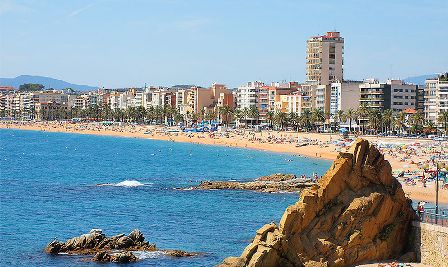 Lloret de Mar combina el ocio y la diversion con excelentes playas