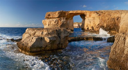 ventana azul en gozo