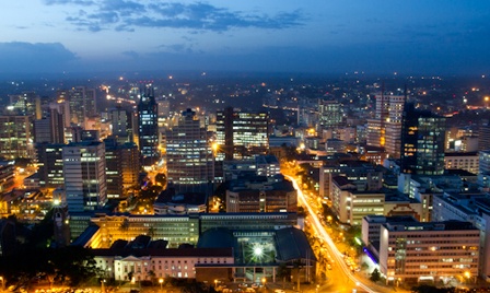 vista nocturna de nairobi