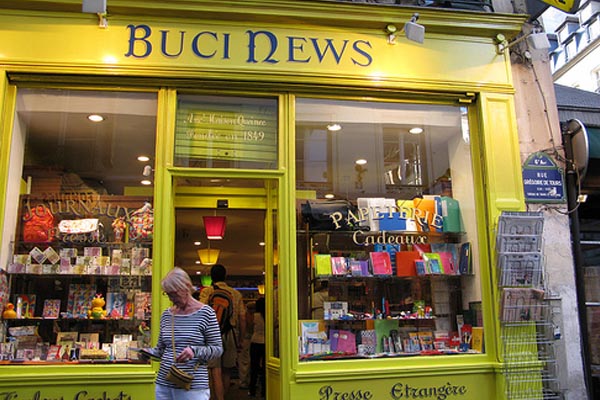 Buci News es una antigua papelería que aún podemos encontrar en París
