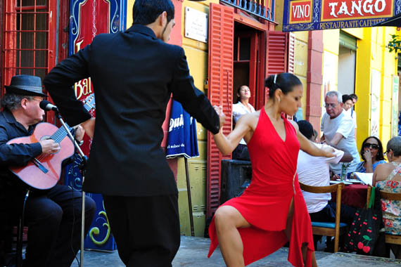 Espectáculo de tango en la calle
