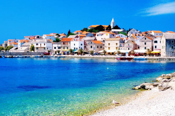 Playa en Dubrovnik, uno de los lugares más turísticos de Croacia