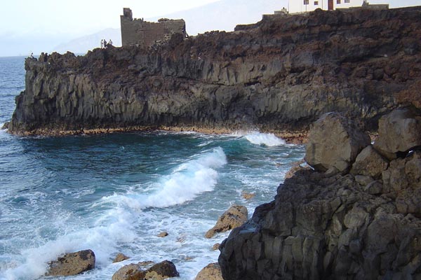 Acantilado en la isla del Hierro