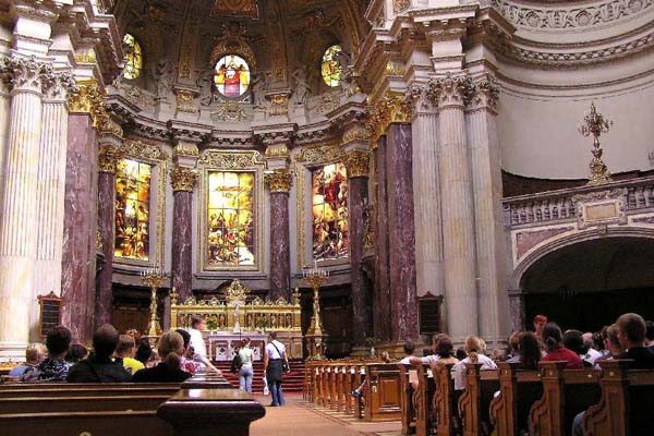 Vista del interior de la Catedral de Berlín