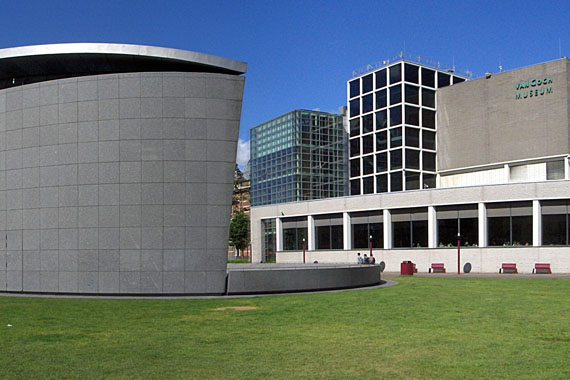 Exterior del Museo Van Gogh en Ámsterdam