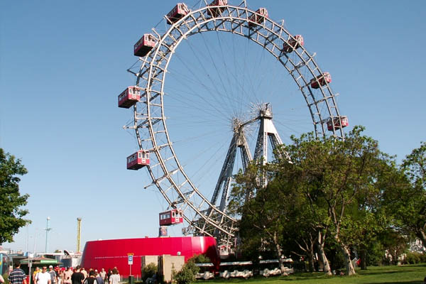 Wiener Riesenrad, una noria en Viena para disfrutar con los niños más barata