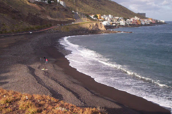 Playa de arena negra en Tenerife