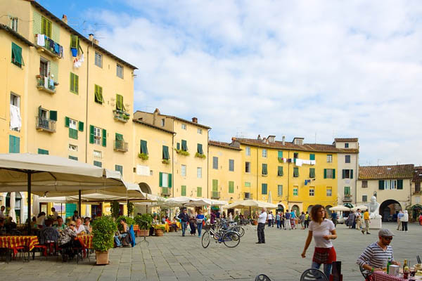 Plaza de Lucca