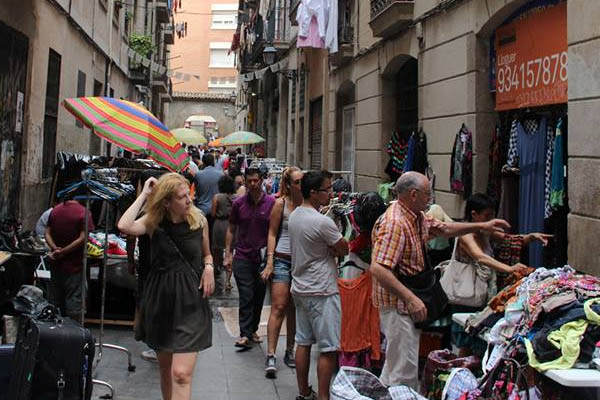 Calle donde se aloja un rastro de Mallorca