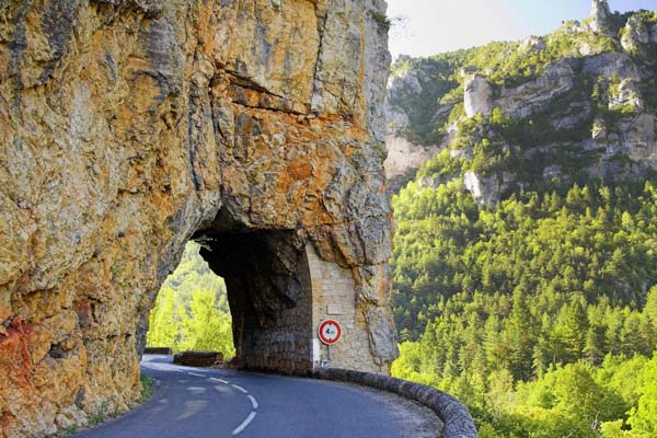 Ruta por Francia recorriendo sus carreteras y paisajes