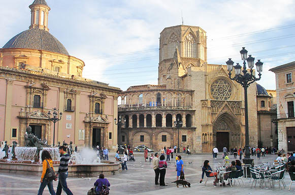 Una de las plazas de Valencia